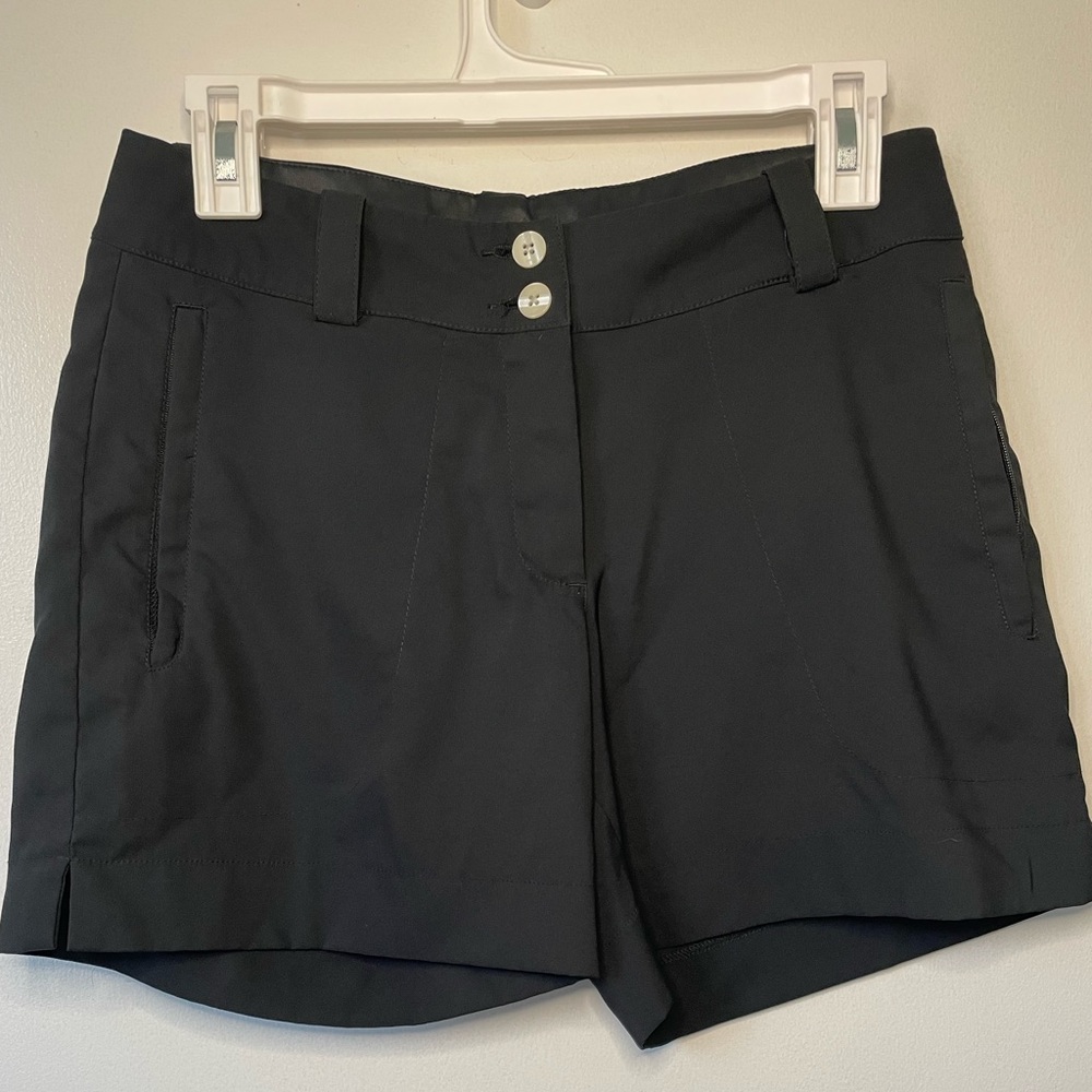 Black Nike Women’s Golf Shorts ⛳️